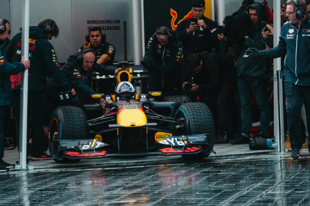 Elite Pace and Precision: Analyzing Top Driver Performances in Recent Formula 1 Races featured image